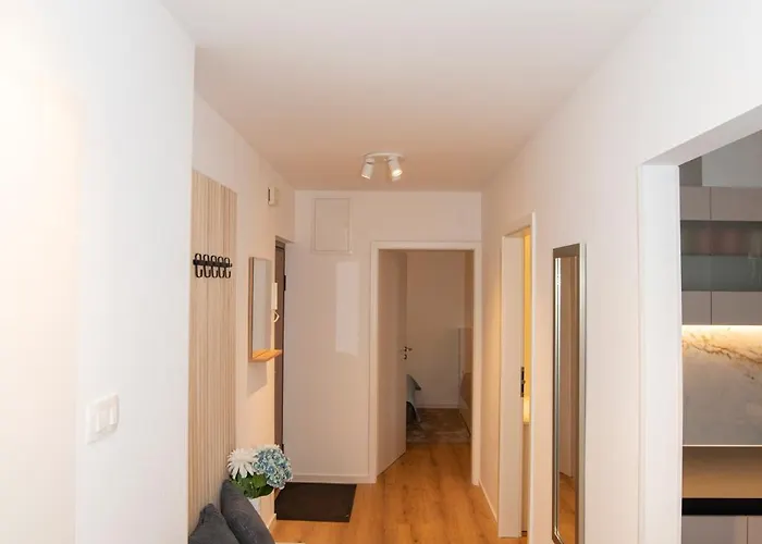 Elite Vista-with Parking *