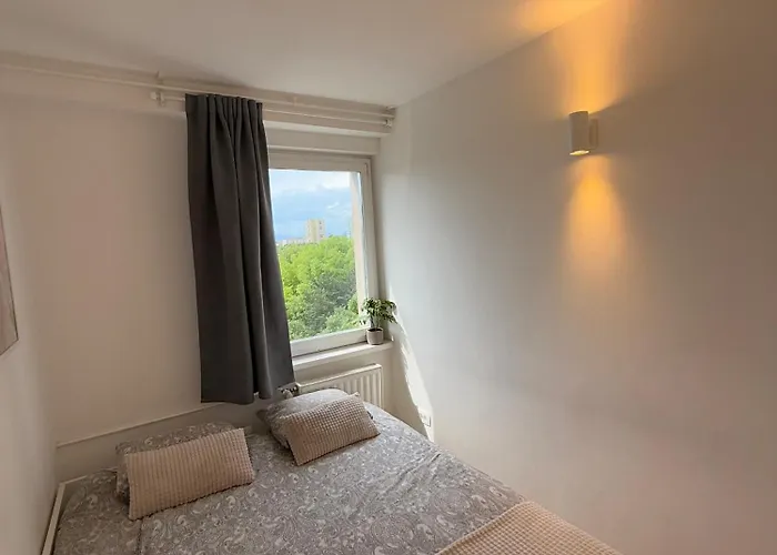 Elite Vista-with Parking *