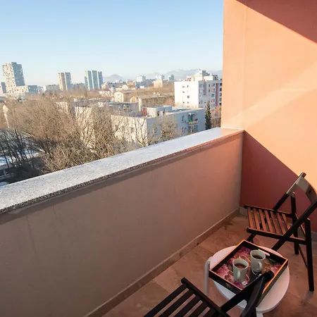 Elite Vista-with Parking *