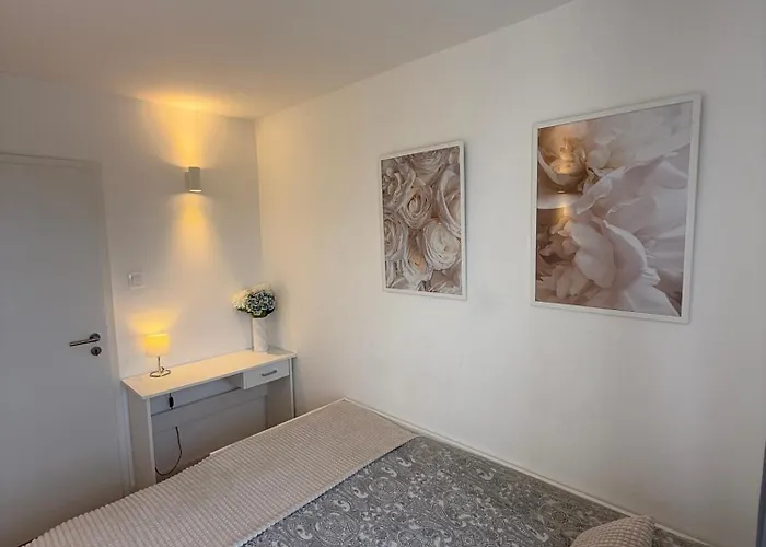 Elite Vista-with Parking Apartment